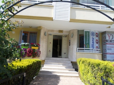 CEYHUN ATUF KANSU CADDE ÜZERİNDE BAKIMLI OFİS